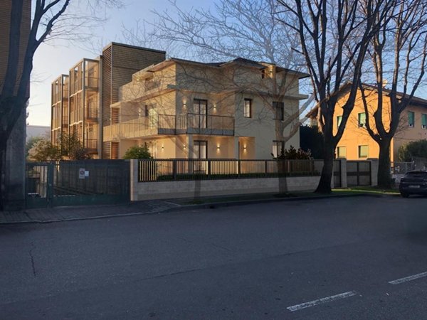 appartamento in vendita a Monza in zona Centro Storico