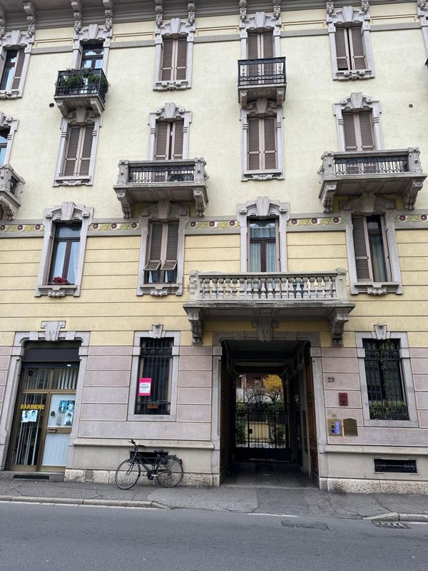 negozio in vendita a Monza