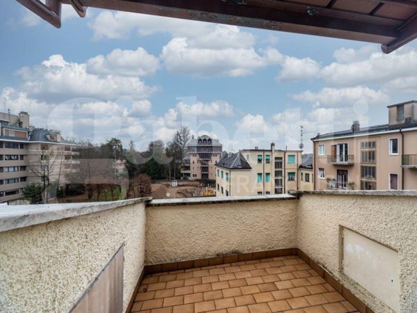 appartamento in vendita a Monza in zona Centro Storico