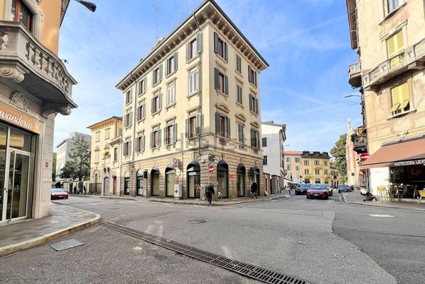 negozio in vendita a Monza in zona Centro Storico