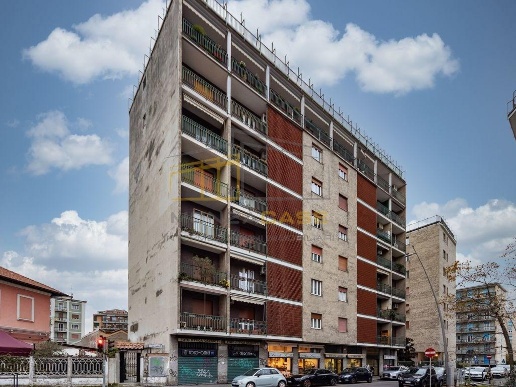 appartamento in vendita a Monza in zona Centro Storico