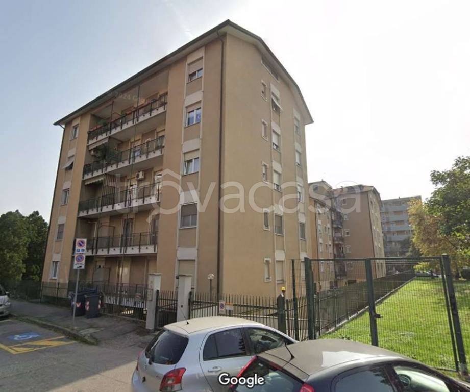 appartamento in vendita a Monza in zona Ospedale San Gerardo