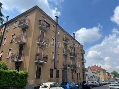 locale di sgombero in vendita a Monza