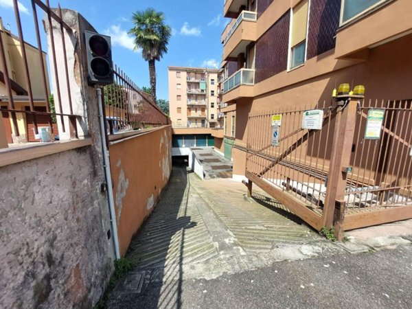 negozio in vendita a Monza
