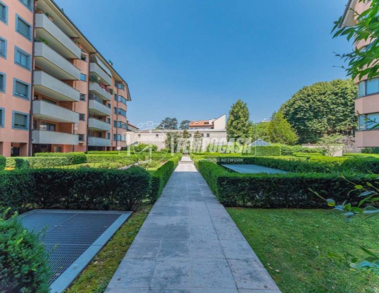 appartamento in vendita a Monza in zona Centro Storico