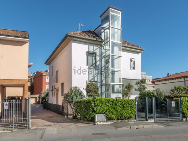 casa indipendente in vendita a Monza