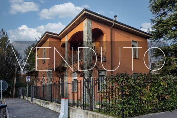 casa indipendente in vendita a Monza in zona Centro Storico