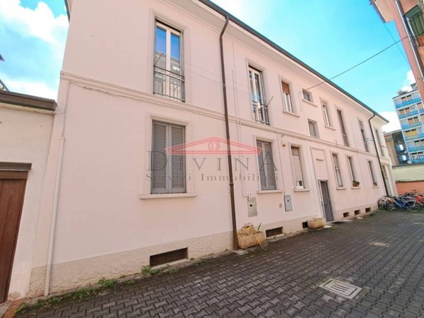 appartamento in vendita a Monza in zona Centro Storico