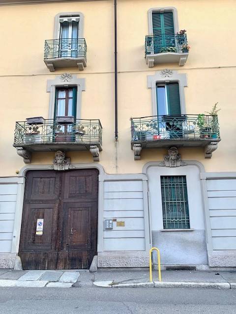 appartamento in vendita a Monza in zona Centro Storico