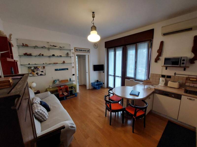 intera palazzina in vendita a Monza in zona Centro Storico