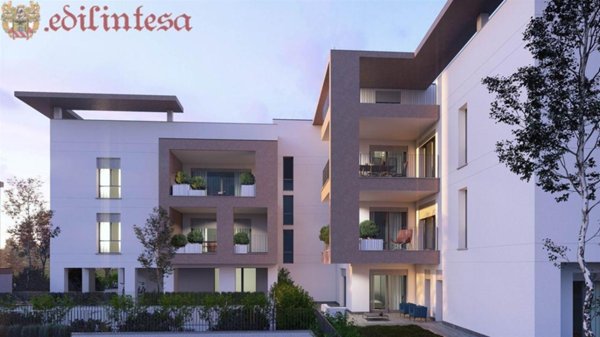 appartamento in vendita a Monza in zona Centro Storico