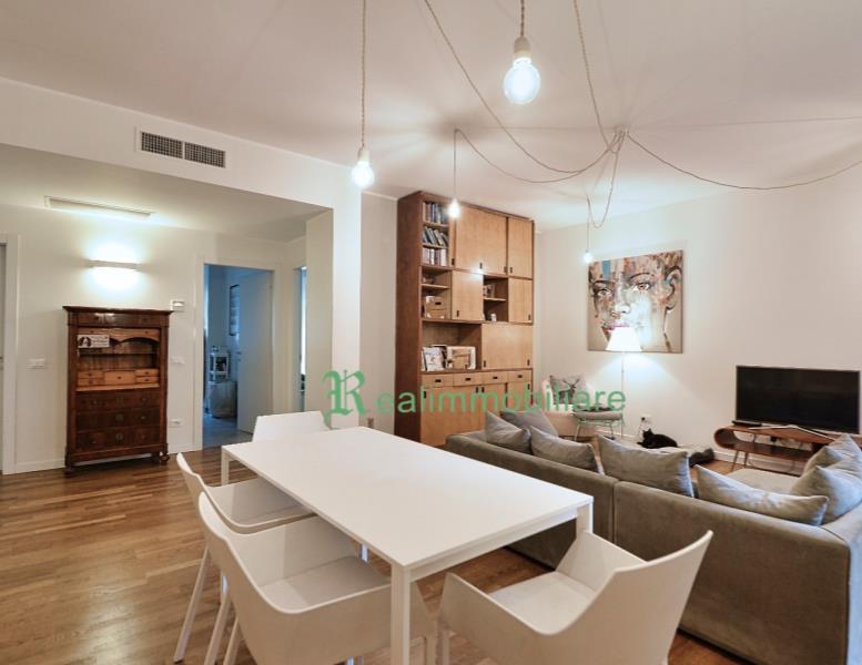 appartamento in vendita a Monza in zona Centro Storico