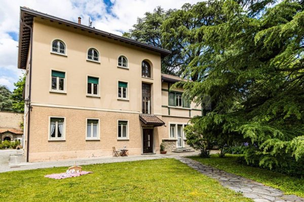 casa indipendente in vendita a Monza