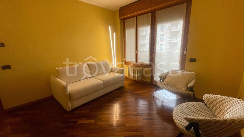 appartamento in vendita a Monza in zona Centro Storico