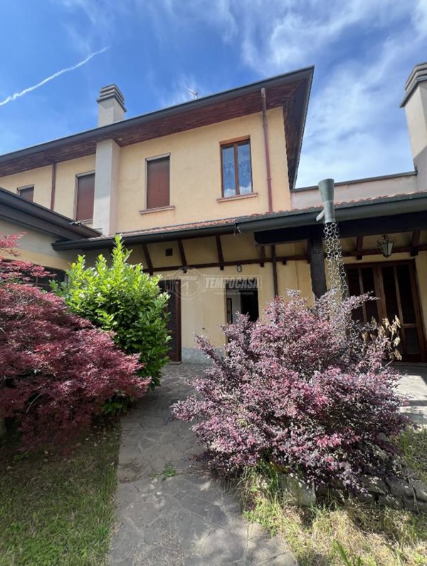 casa indipendente in vendita a Monza in zona Centro Storico