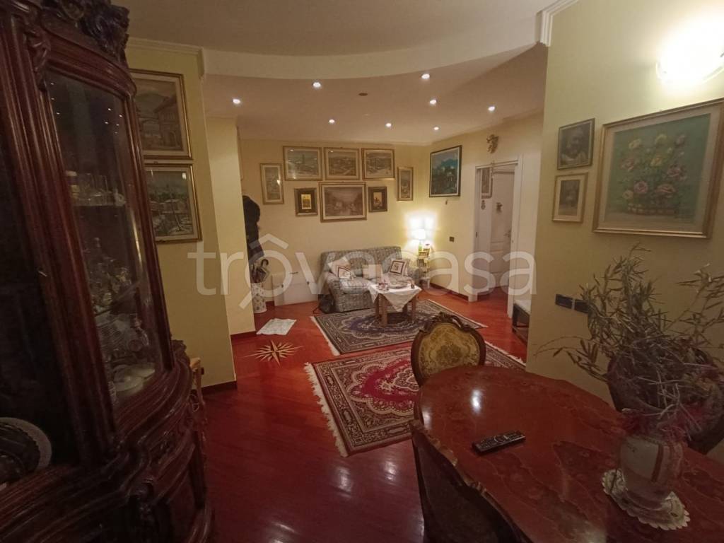 appartamento in vendita a Monza in zona Centro Storico