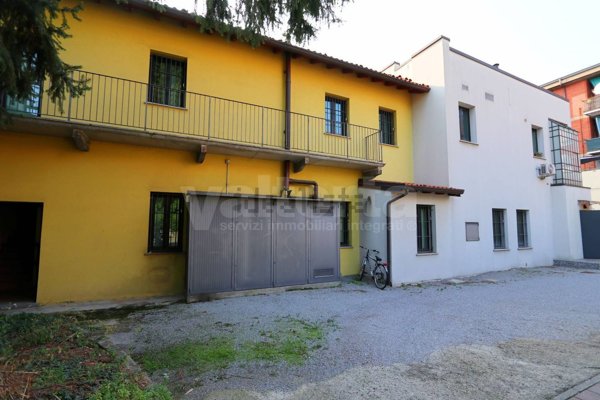 casa indipendente in vendita a Monza in zona Centro Storico