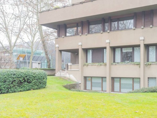 appartamento in vendita a Monza in zona Centro Storico