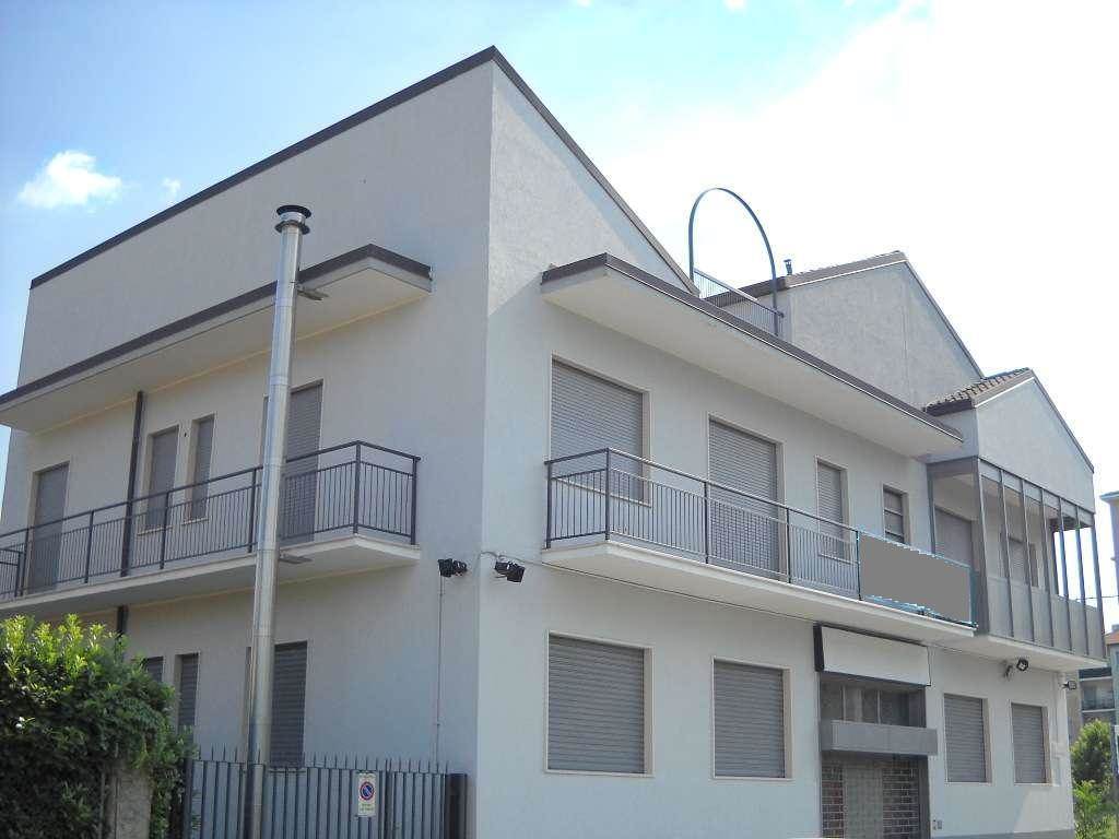 intera palazzina in vendita a Monza