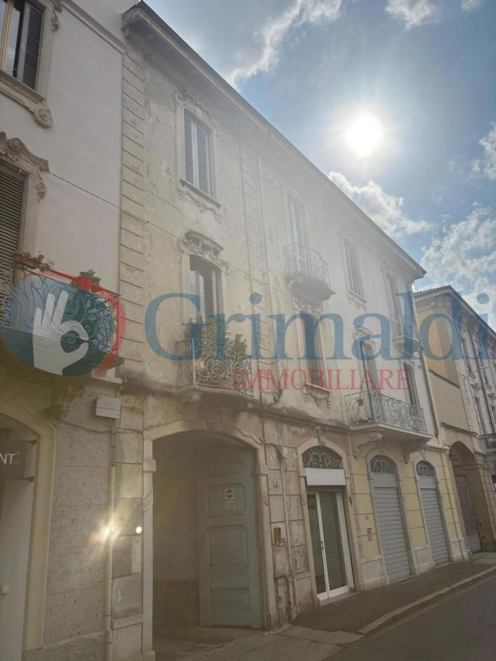 appartamento in vendita a Monza in zona Centro Storico