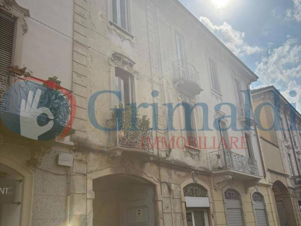 appartamento in vendita a Monza in zona Centro Storico