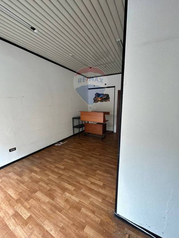 negozio in vendita a Monza in zona Centro Storico