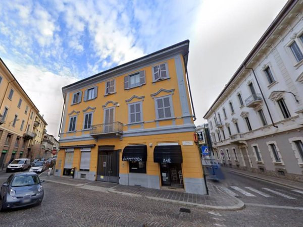 negozio in vendita a Monza in zona Centro Storico
