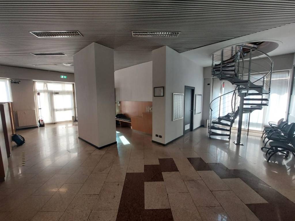 ufficio in vendita a Monza