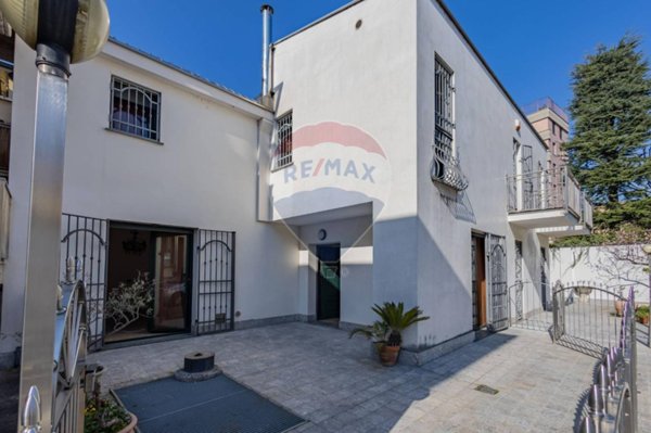 casa indipendente in vendita a Monza