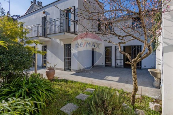 casa indipendente in vendita a Monza