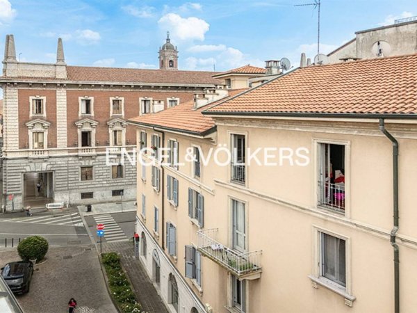 appartamento in vendita a Monza in zona Centro Storico