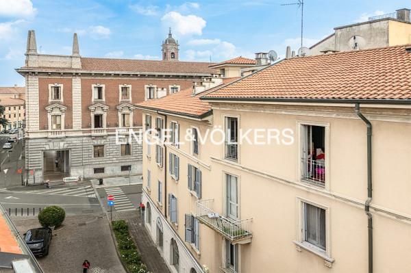 appartamento in vendita a Monza in zona Centro Storico