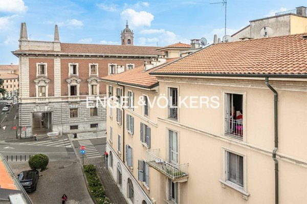 appartamento in vendita a Monza in zona Centro Storico