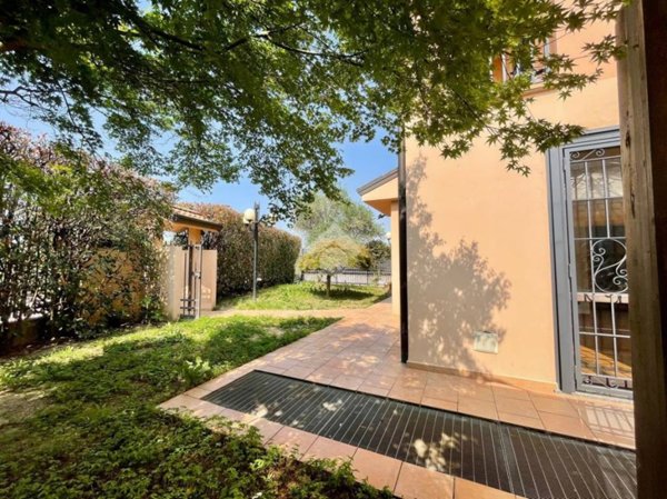 casa indipendente in vendita a Monza
