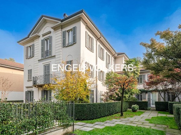 appartamento in vendita a Monza in zona Centro Storico