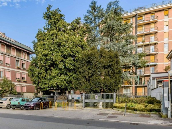 appartamento in vendita a Monza in zona Centro Storico