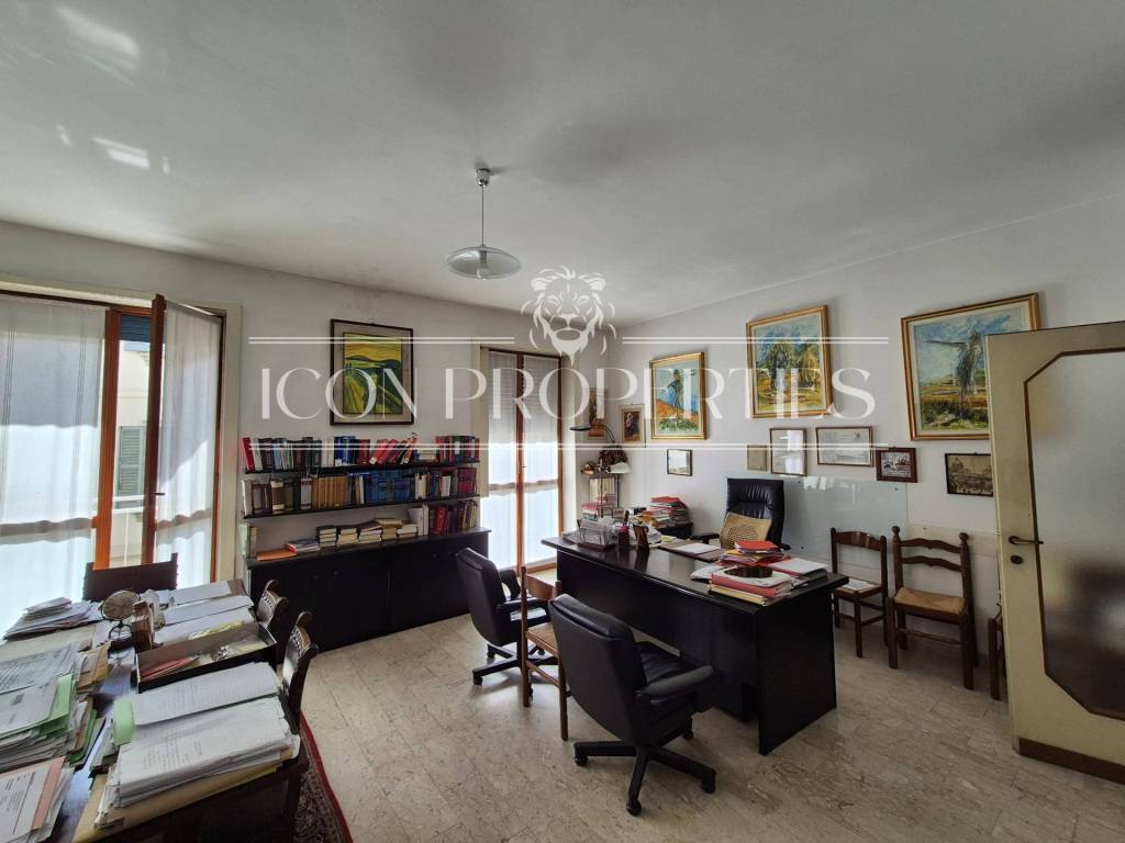 appartamento in vendita a Monza in zona Centro Storico