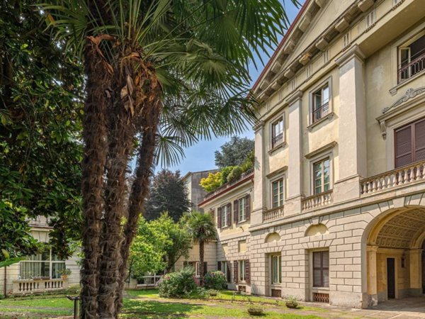 appartamento in vendita a Monza in zona Centro Storico