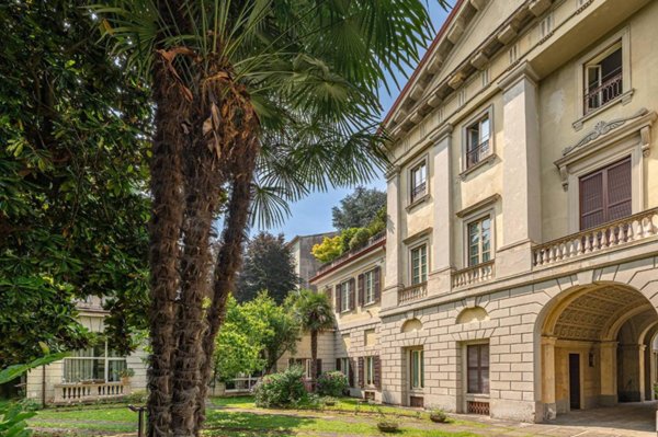 appartamento in vendita a Monza in zona Centro Storico