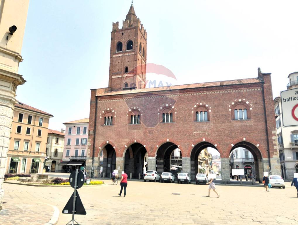 appartamento in vendita a Monza in zona Centro Storico