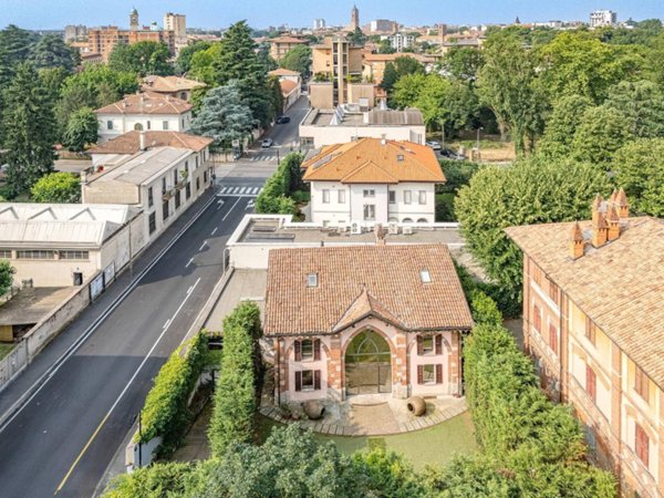 casa indipendente in vendita a Monza in zona Centro Storico