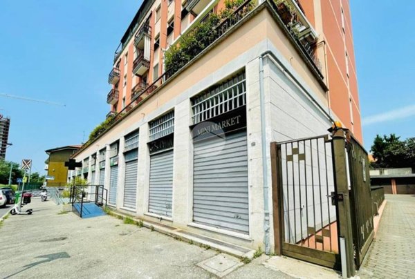 negozio in vendita a Monza