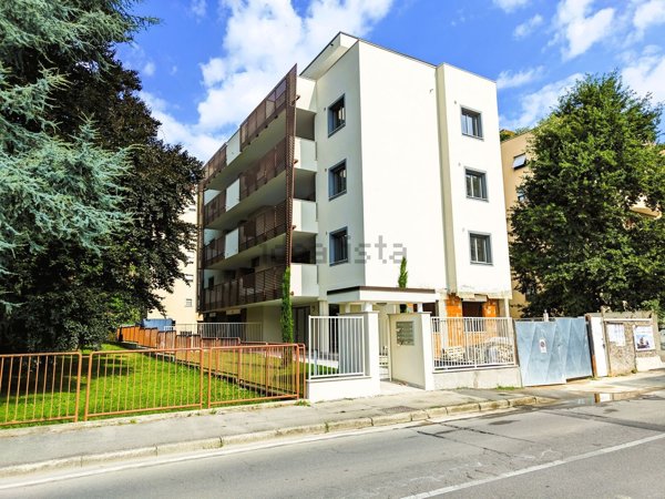 appartamento in vendita a Monza in zona Centro Storico