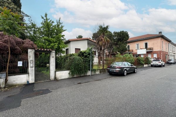 casa indipendente in vendita a Monza