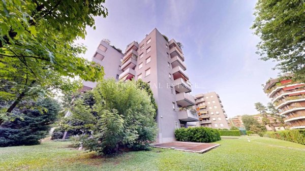 appartamento in vendita a Monza in zona Ospedale San Gerardo