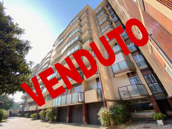 appartamento in vendita a Monza in zona Centro Storico