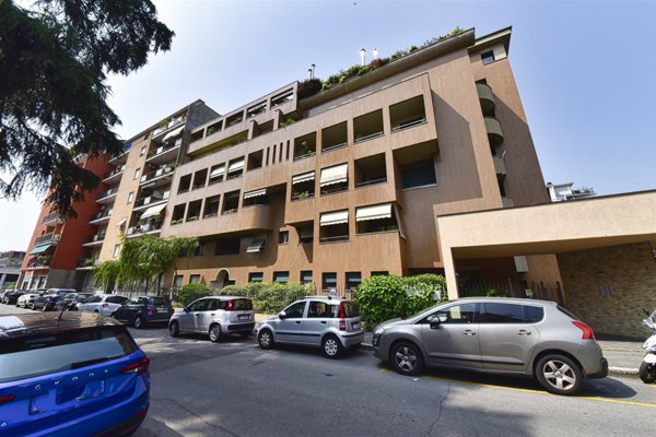 appartamento in vendita a Monza in zona Centro Storico