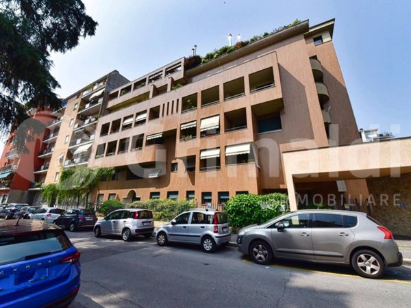 appartamento in vendita a Monza in zona Centro Storico