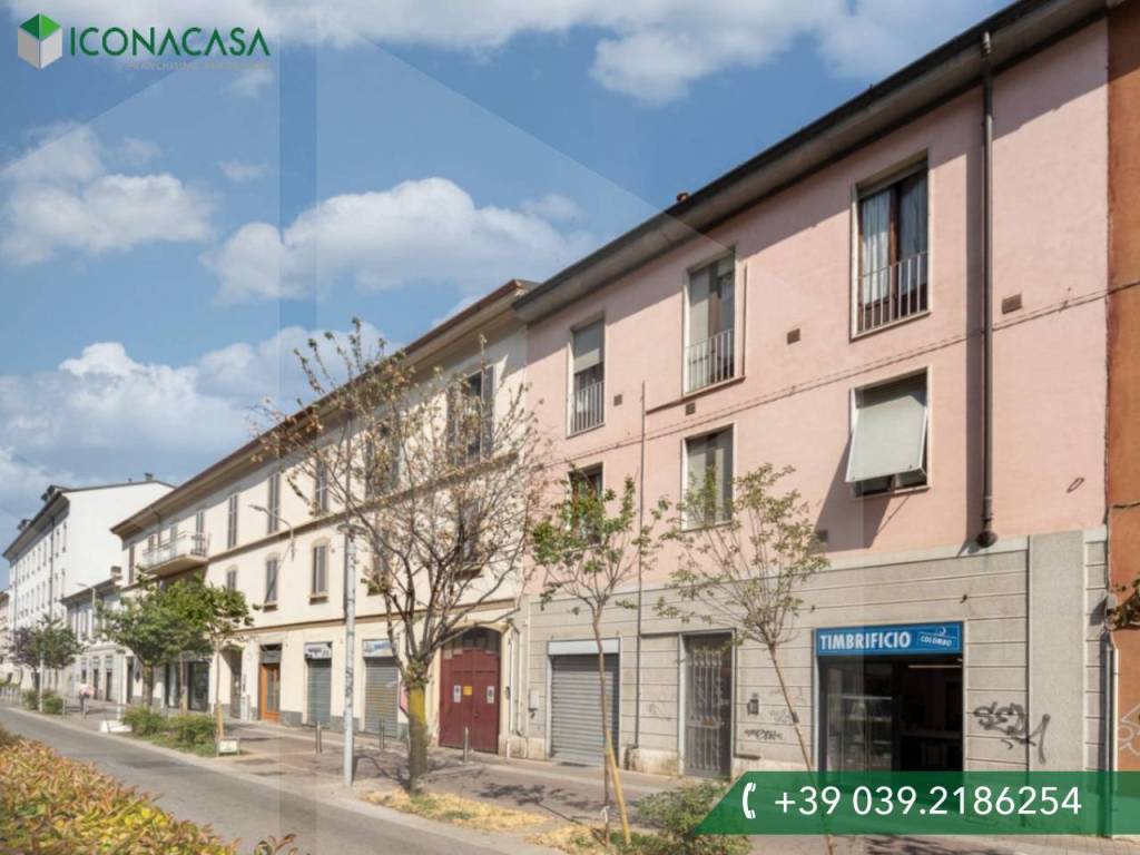 appartamento in vendita a Monza in zona Centro Storico