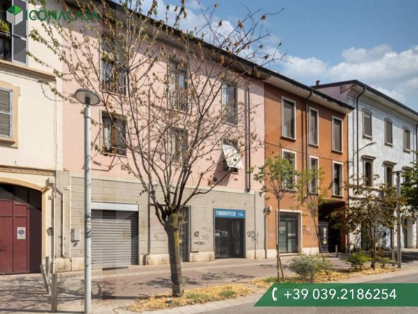 appartamento in vendita a Monza in zona Centro Storico